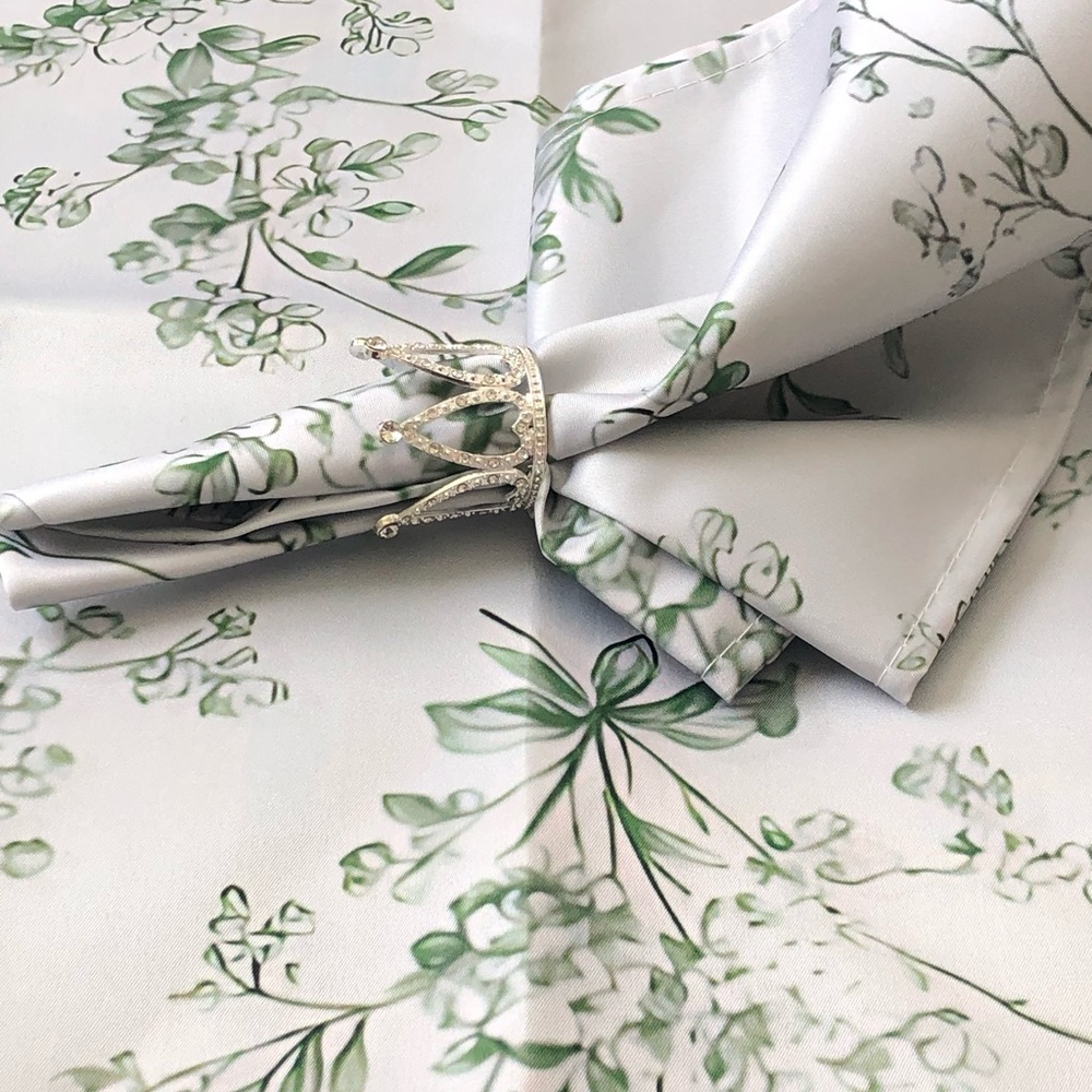 Set of 4 green toile napkins…